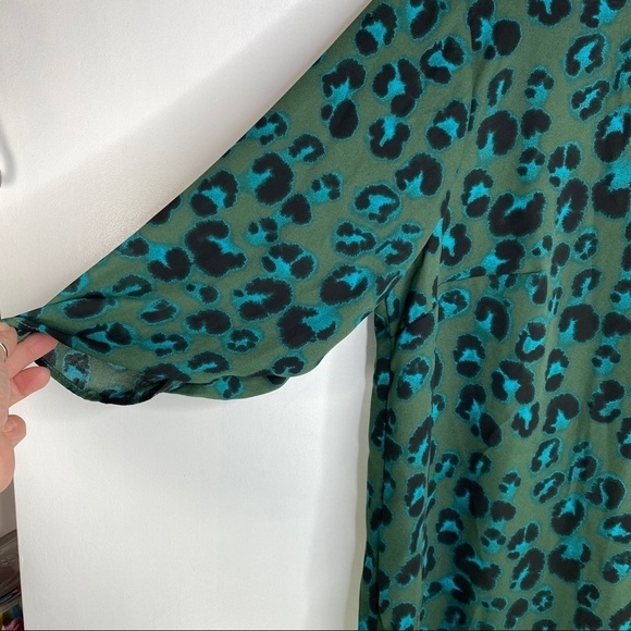 Ava & Viv New w/o tags Emerald Animal Print top - Picture 3 of 10